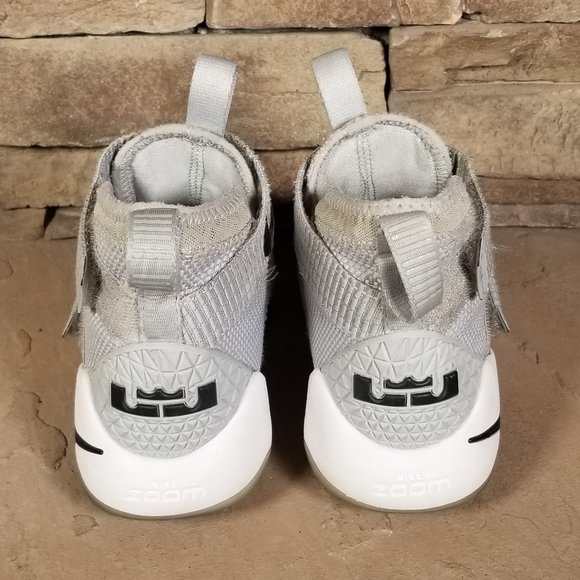 Nike Lebron Soldier XI 11 Men\'s 4.5 Gray Shoes main image 10